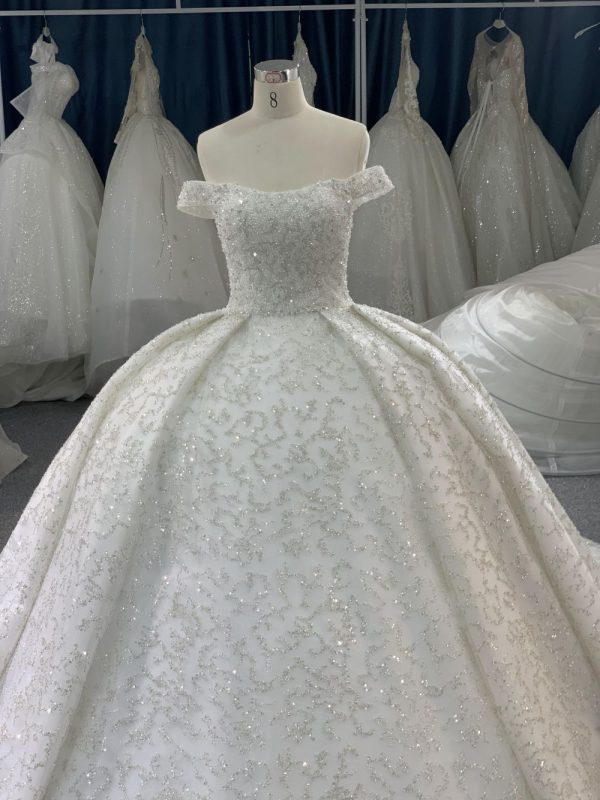 B210# Princess cut wedding dress with open back and sweetheart neckline - Image 2