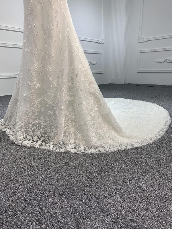 Z005-Off White Sweetheart Neckline Wedding dress With Removable Frill - Image 3