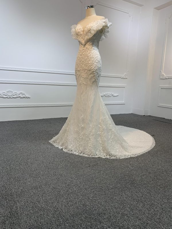 Z005-Off White Sweetheart Neckline Wedding dress With Removable Frill - Image 8