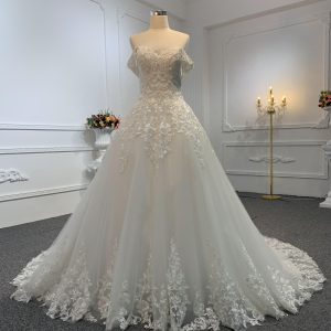 29686-The Embroidery Lace Wedding Dress With Tail