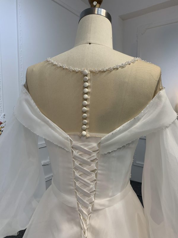 Z020-The Organza Long Sleeve Sweetheart Neckline Wedding Gown With Long Tail - Image 4