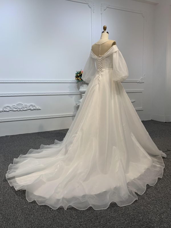 Z020-The Organza Long Sleeve Sweetheart Neckline Wedding Gown With Long Tail - Image 6