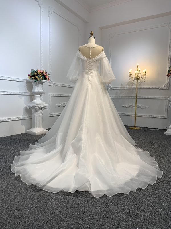 Z020-The Organza Long Sleeve Sweetheart Neckline Wedding Gown With Long Tail - Image 5