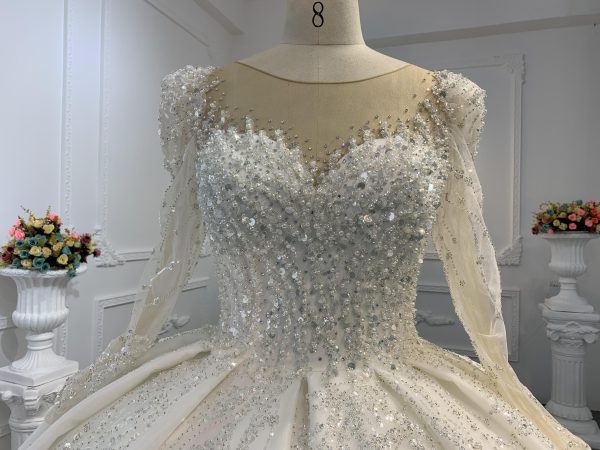 B233- BYG Sweet heart neckline beading lace wedding ball gown with puff sleeves - Image 2