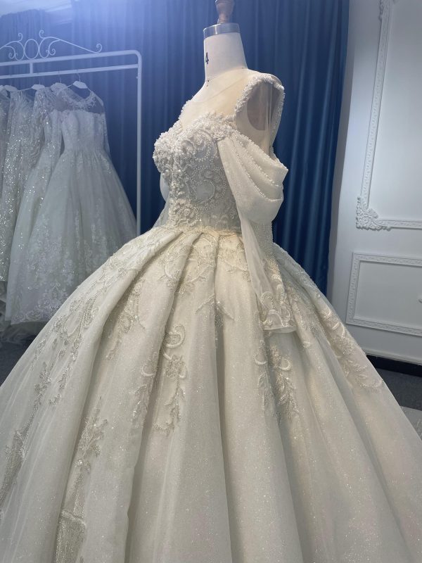 Z058- BYG Sweetheart Neckline Heavy Beading Lace Handcarfted Ball Gown With Detachable Off-shoulder Design - Image 4
