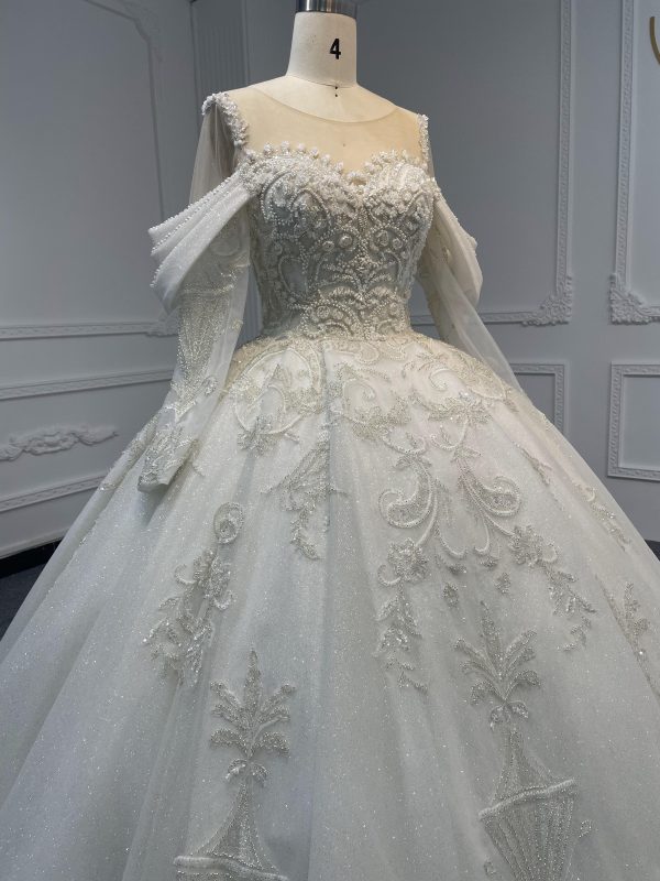 Z058- BYG Sweetheart Neckline Heavy Beading Lace Handcarfted Ball Gown With Detachable Off-shoulder Design - Image 5
