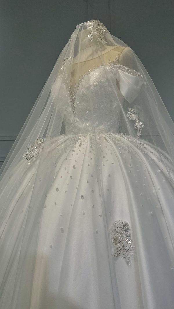 29790-BYG BIG SATIN  BALLGOWN WITH PETTICOAT - Image 4