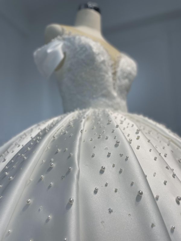 29790-BYG BIG SATIN  BALLGOWN WITH PETTICOAT - Image 5