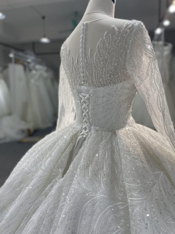 PD002- BYG SWEETHEART NECKLINE BALL GOWN WITH LONG SLEEVES - Image 8