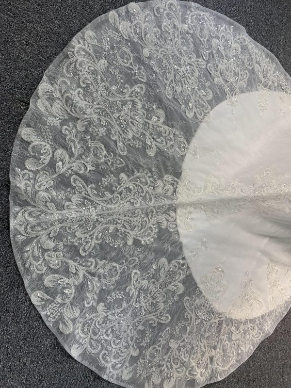 BYG-Z076 Luxurious Mermaid Wedding Dress with Trailing Vest and Lace - Image 6