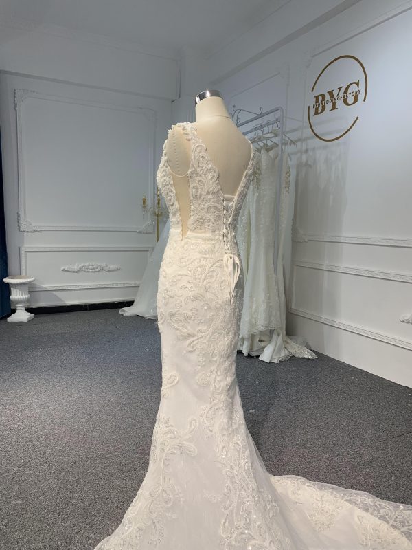 BYG-Z076 Luxurious Mermaid Wedding Dress with Trailing Vest and Lace - Image 4