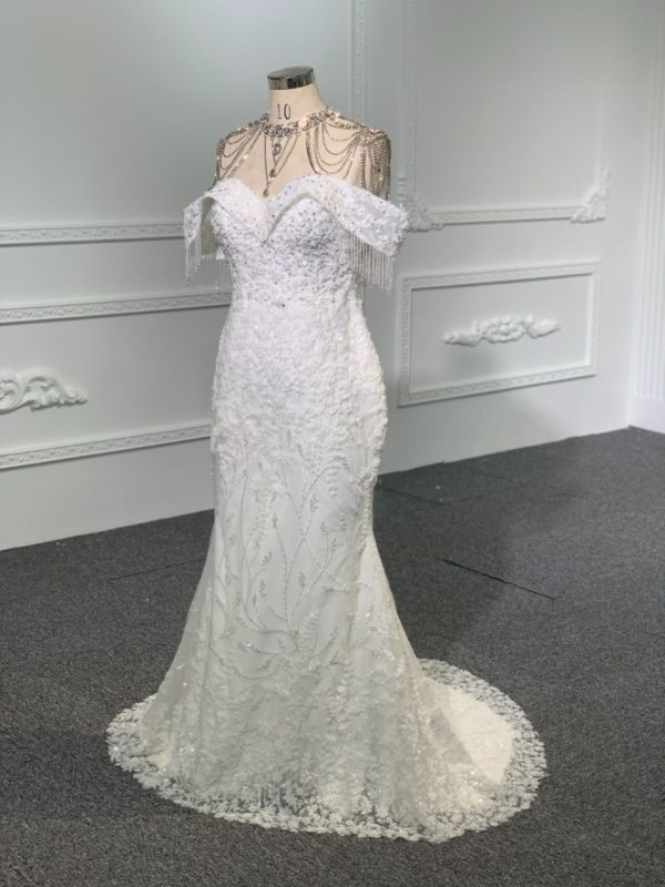 BYG004 LUXURY Mermaid wedding dress with bubble hem - Image 7