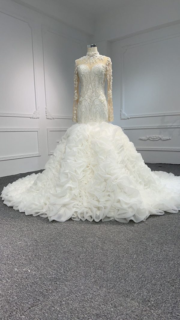 BYG006 LUXURY MERMAID WEDDING DRESS WITH BUBBLE HEM.