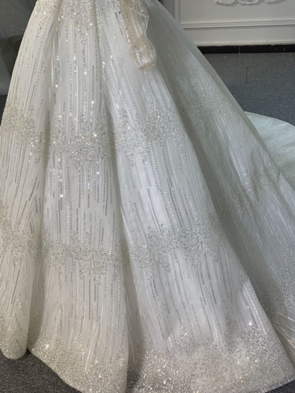 PD006- BYG SWEETHEART NECKLINE BALL GOWN WITH LONG SLEEVES - Image 5
