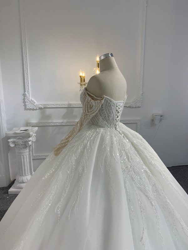 BYG-#Z307-Long-sleeved one-shoulder princess-style luxurious 3D lace embroidery main wedding dress with big trailing tail - Image 8