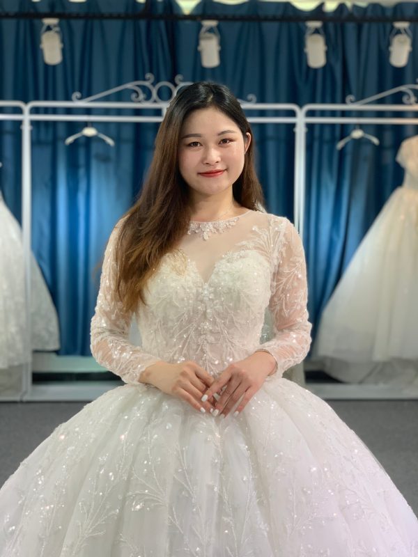 BYG high quality lace flower long sleeves wedding gown - Image 6