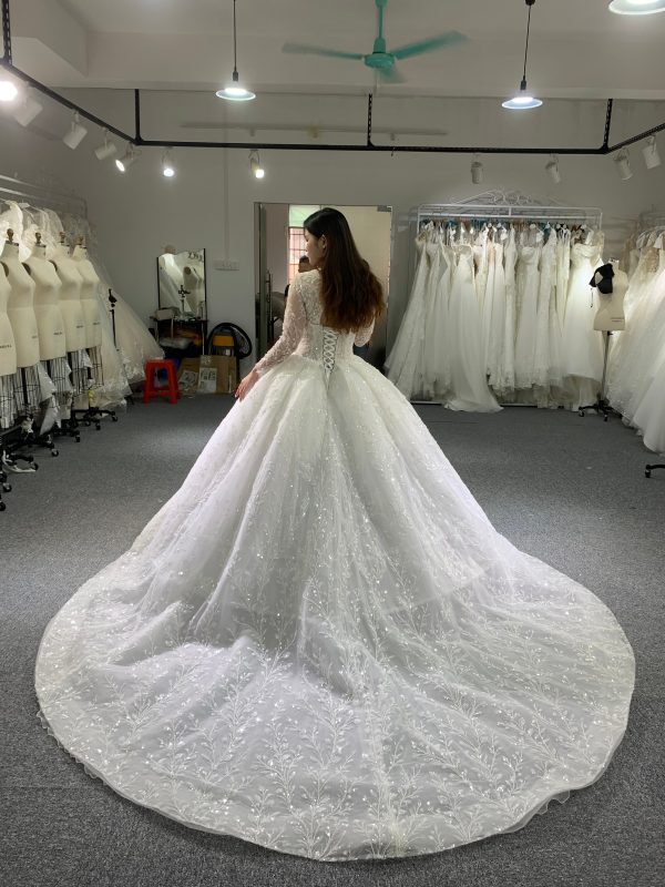BYG high quality lace flower long sleeves wedding gown - Image 5