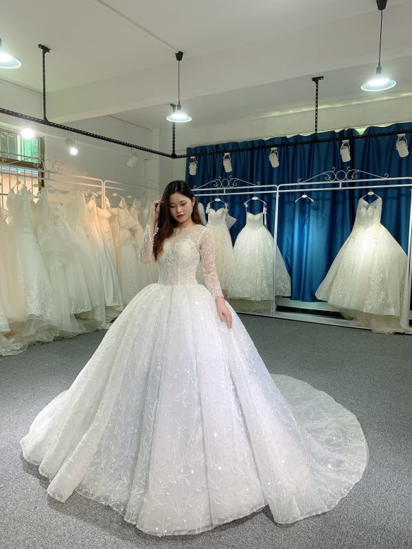 BYG high quality lace flower long sleeves wedding gown - Image 2