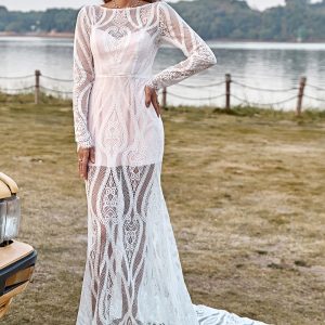 BYG-16 Long sleeves, crew neck, lace wedding dress