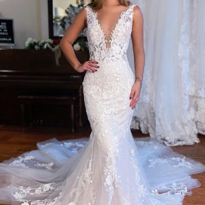 BYG-32 Deep V neckline, premium lace appliqués, mermaid wedding dress