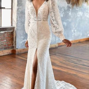 BYG-37 Long sleeves, deep V neckline, slit at hem ，wedding dress