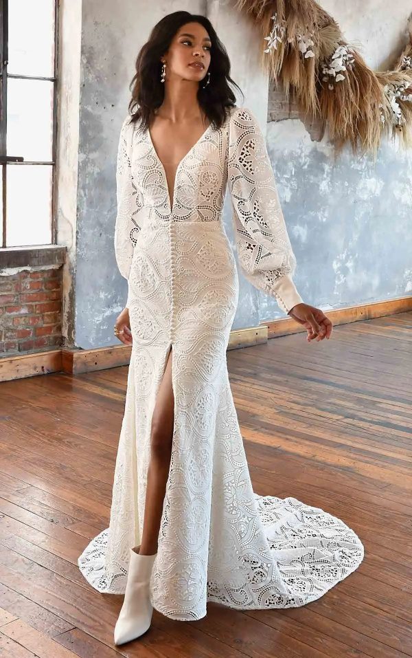 BYG-37 Long sleeves, deep V neckline, slit at hem ，wedding dress