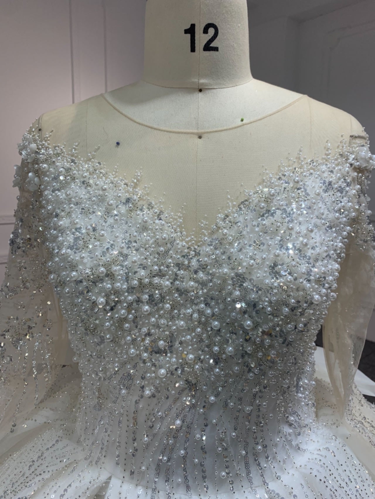 BYG23-39 Long sleeves with bow and luxurious beading Ball gown wedding dress - Image 5