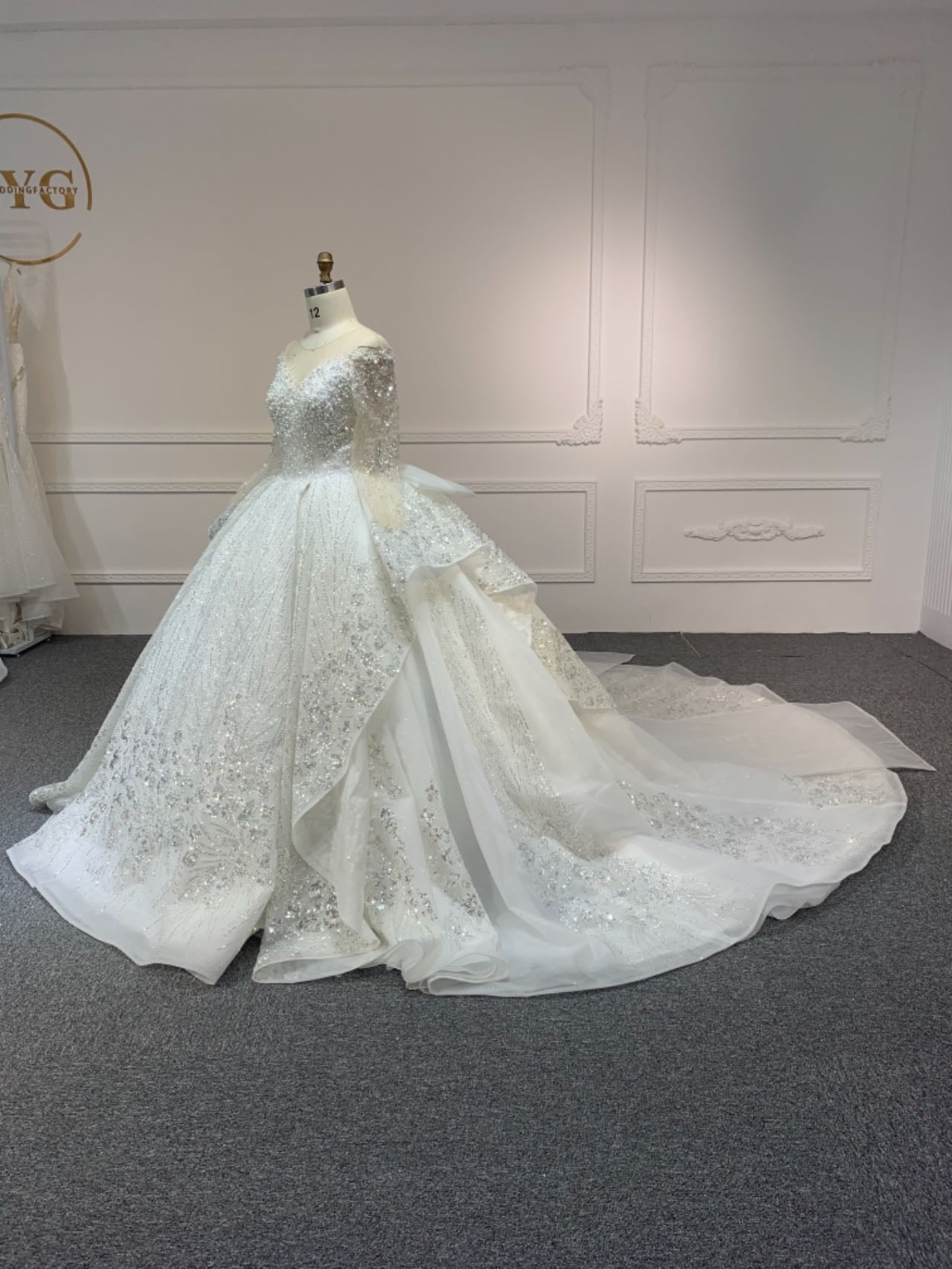 BYG23-39 Long sleeves with bow and luxurious beading Ball gown wedding dress - Image 2