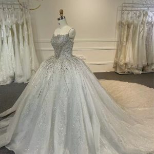 BYG24-13 LUXURY DIAMOND SLEEVELESS WEDDING DRESS WITH 2 METERS TAIL