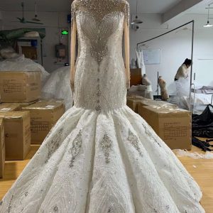BYG24-14 LUXURY LONG SLEEVE DIAMOND LACE MERMAID WEDDING DRESS