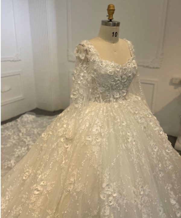 BYG24-20 LONG SLEEVES SQUARE NECK APPLIQUE WEDDING DRESS WITH VEIL - Image 4