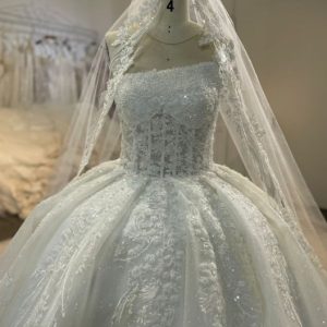 BYG24-34 LUXURIOUS SLEEVELESS FLOWER LACE WEDDING DRESS