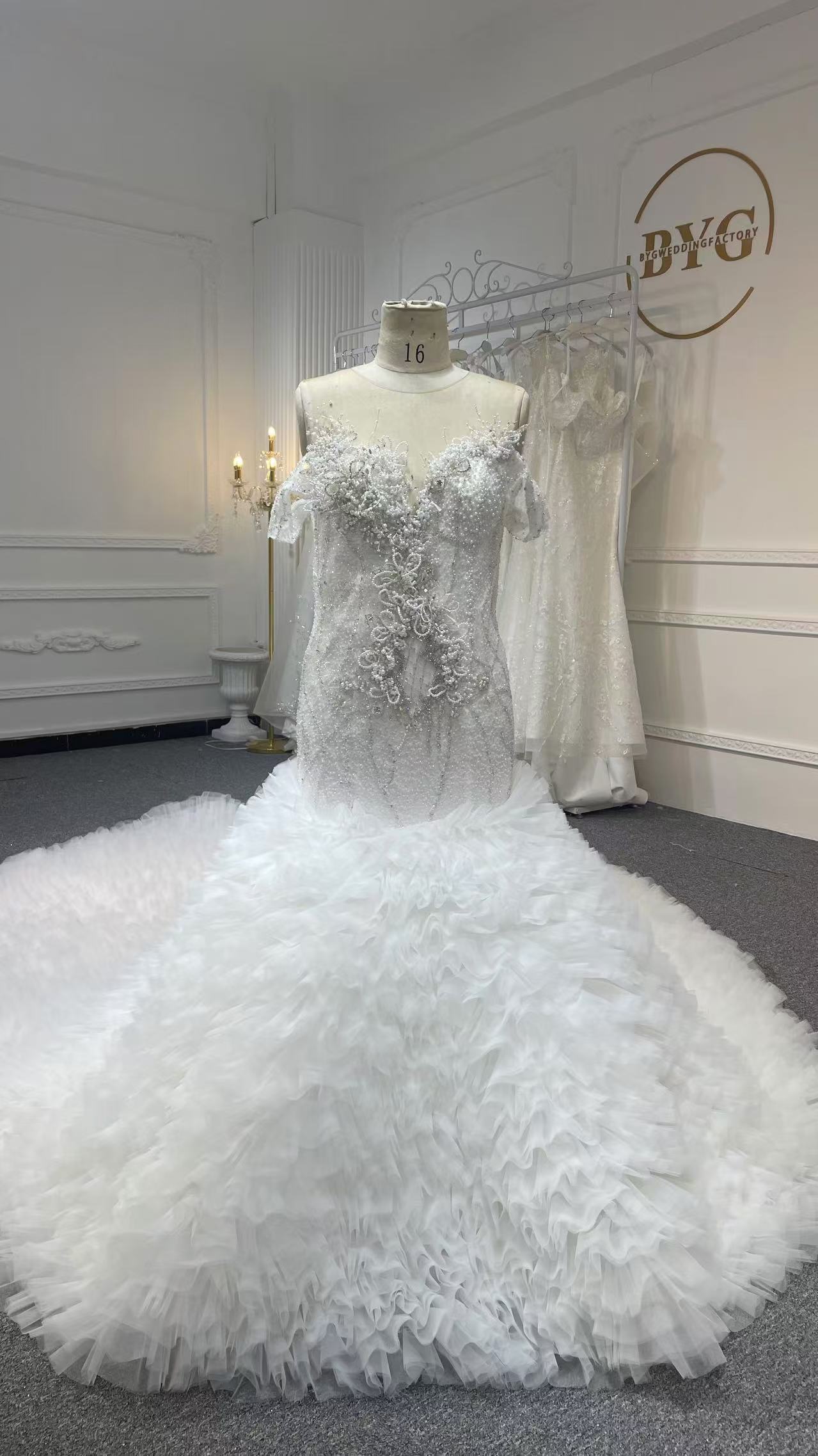 BYG24-6 LUXURY MERMAID WEDDING DRESS WITH BUBBLE HEM WITH 1.5 METERS