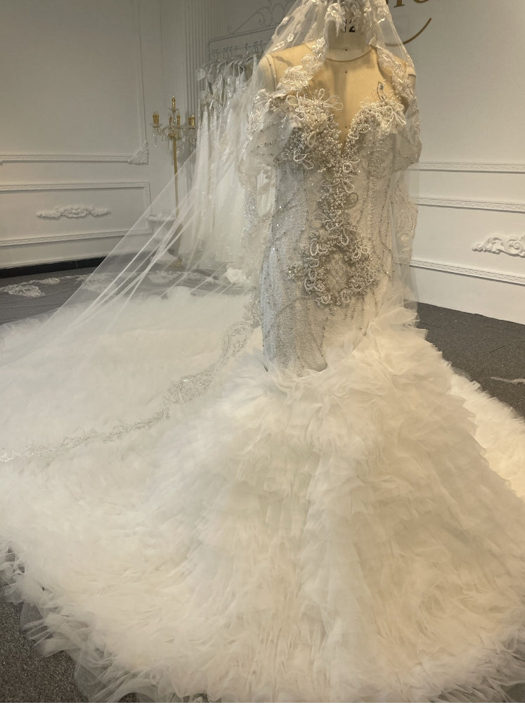 BYG24-6 LUXURY MERMAID WEDDING DRESS WITH BUBBLE HEM WITH 1.5 METERS - Image 5