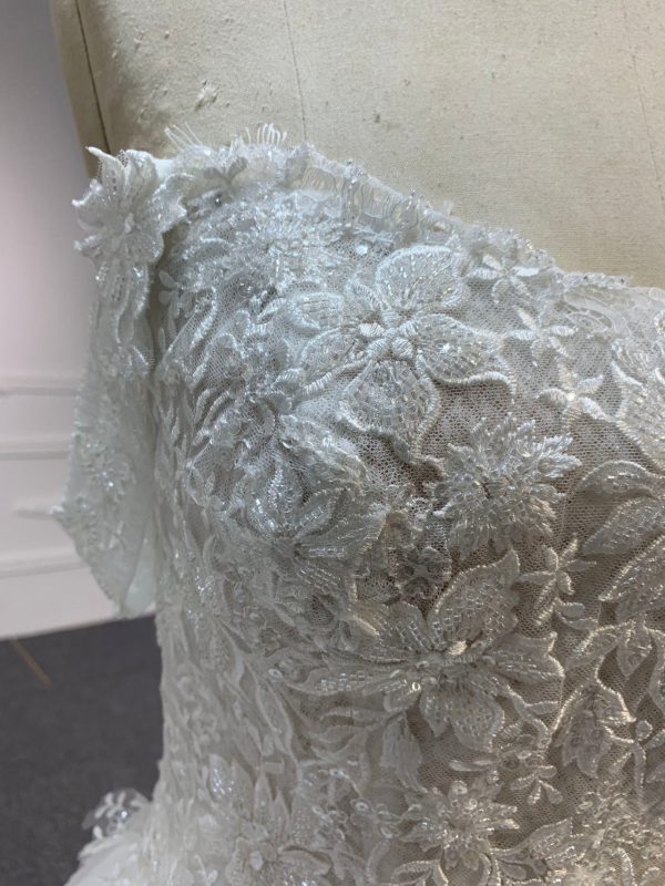 BYG#Y2312 HOT SALING LACE BEADING A-LINE WEDDING DRESS - Image 5