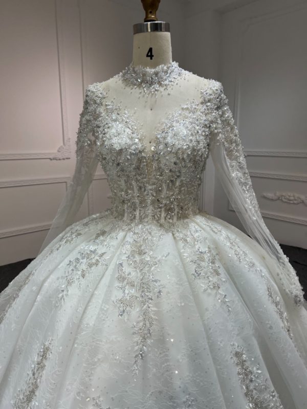 BYG # Z315 Long-sleeved sweetheart neckline, luxurious lace beading ball gown dress - Image 4