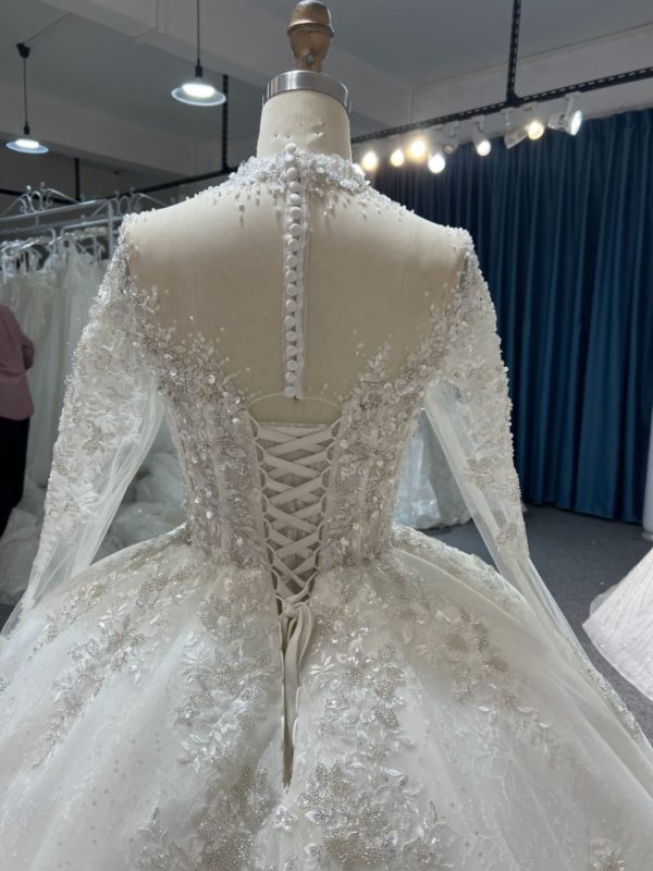 BYG # Z315 Long-sleeved sweetheart neckline, luxurious lace beading ball gown dress - Image 5