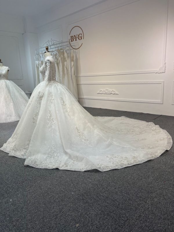 BYG # Z315 Long-sleeved sweetheart neckline, luxurious lace beading ball gown dress - Image 2