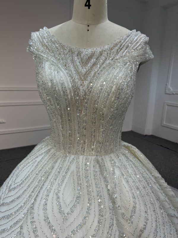 BYG#Z318 Short sleeves, round neck, luxurious beading Ball gown wedding dress - Image 4