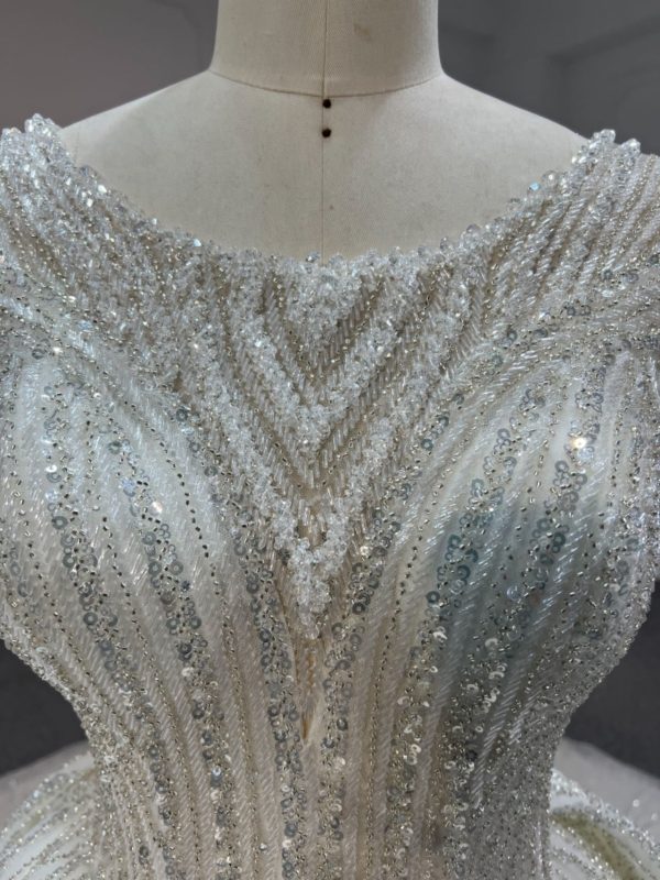 BYG#Z318 Short sleeves, round neck, luxurious beading Ball gown wedding dress - Image 5