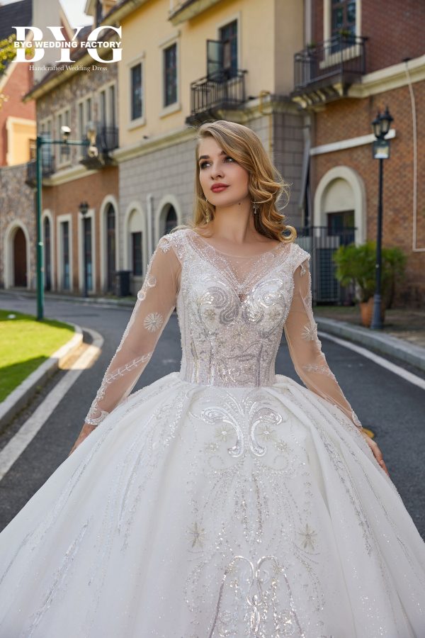 BYG #29781 royal dress long sleeves and long train - Image 2