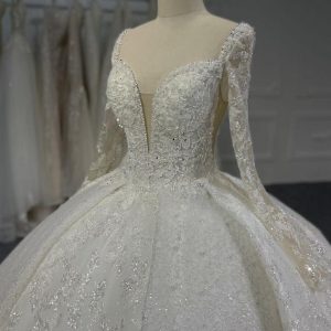 BYG LB11  LONG SLEEVES V NECKLINE AND LONG TRAIN