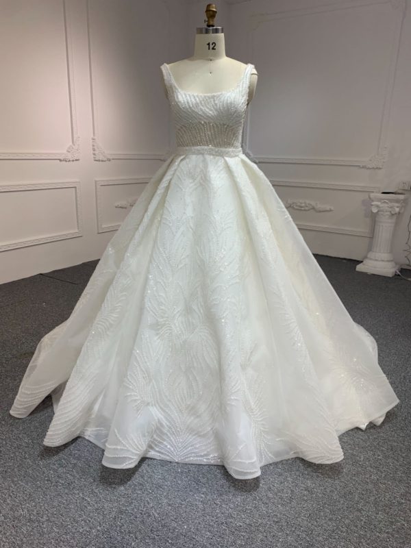 BYG23-40 Sleeveless feather dress + detachable skirt, luxurious beading - Image 4