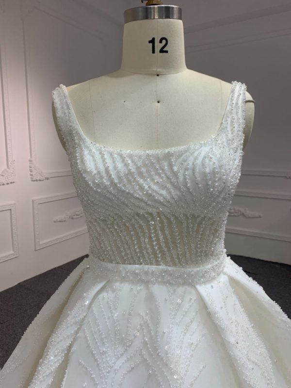 BYG23-40 Sleeveless feather dress + detachable skirt, luxurious beading - Image 6