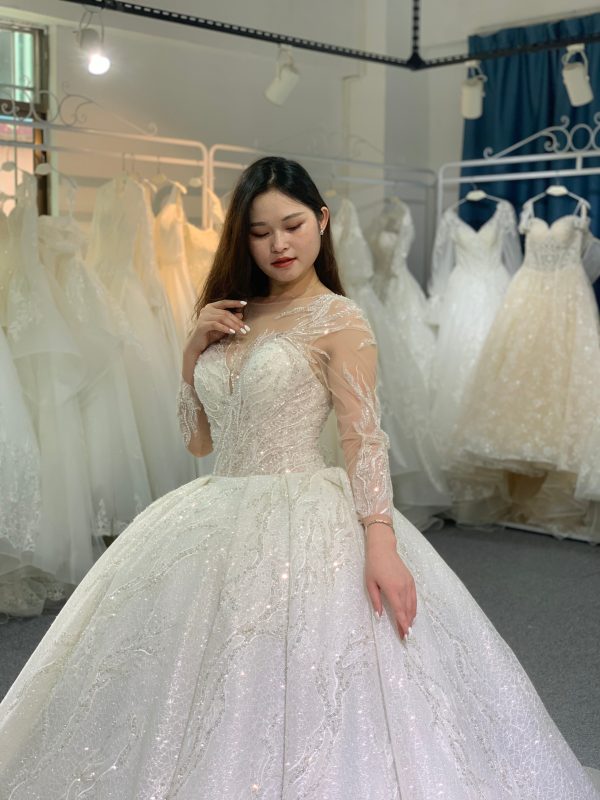 BYG luxury glitter long sleeves wedding dress - Image 4