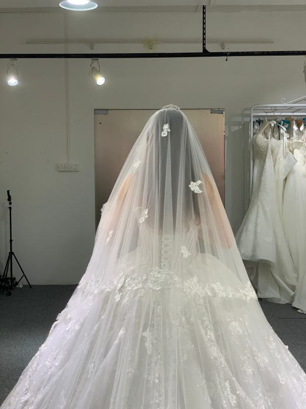 BYG Lace Long Veil 2 Layers Bridal Veil - Image 2