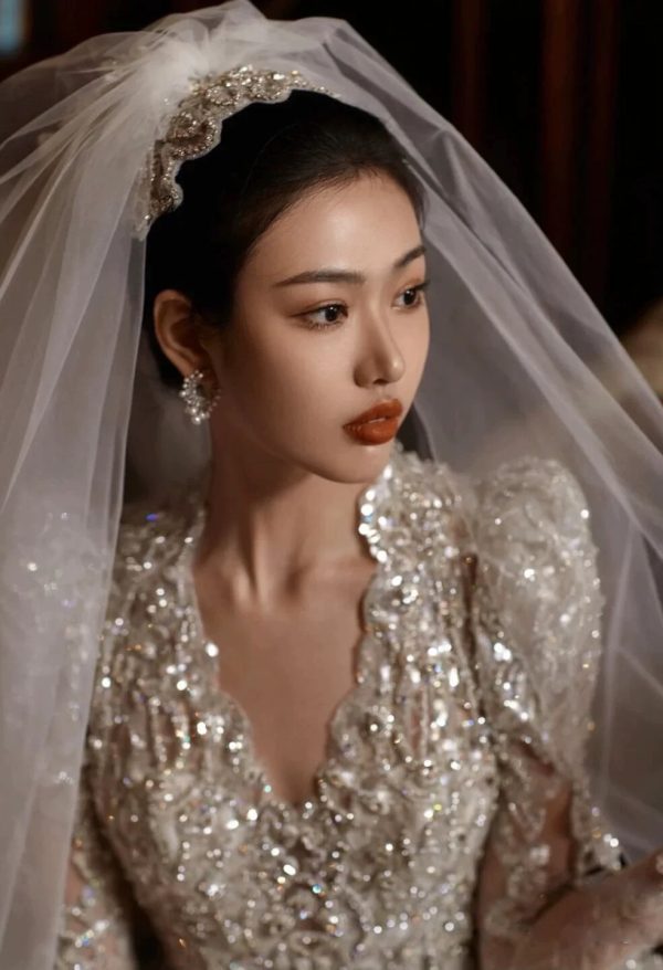 DIVINE03 new style wedding dress long sleeves chapel train bridal gown - Image 2